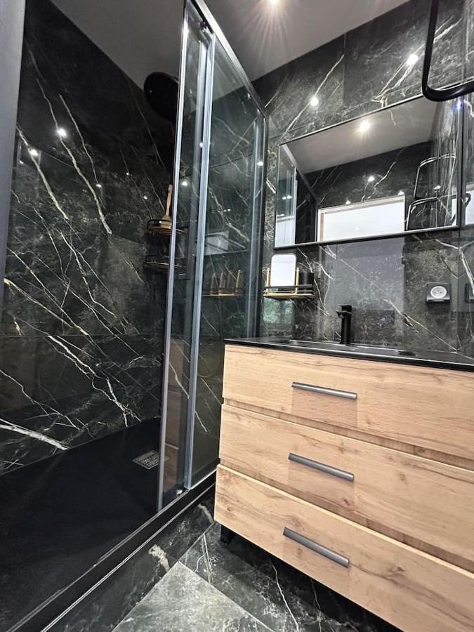 נרבון Appartement Jacuzzi מראה חיצוני תמונה