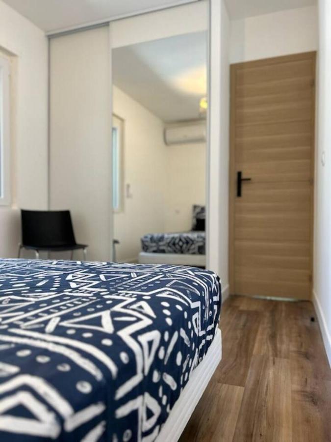 נרבון Appartement Jacuzzi מראה חיצוני תמונה